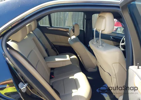 2011 Mercedes-Benz E 350 4Matic z USA, uszkodzony, nr VIN WDDHF8HB5BA455029